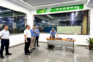 党建赋能发展 助推产业升级 ——安庆市委常委、组织部长梁龙义莅临老哥网官网集团开展调研