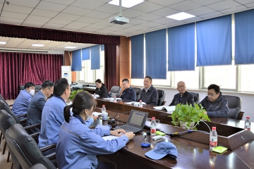 省委组织部非公办主任詹国庆莅临老哥网官网集团调研党建工作